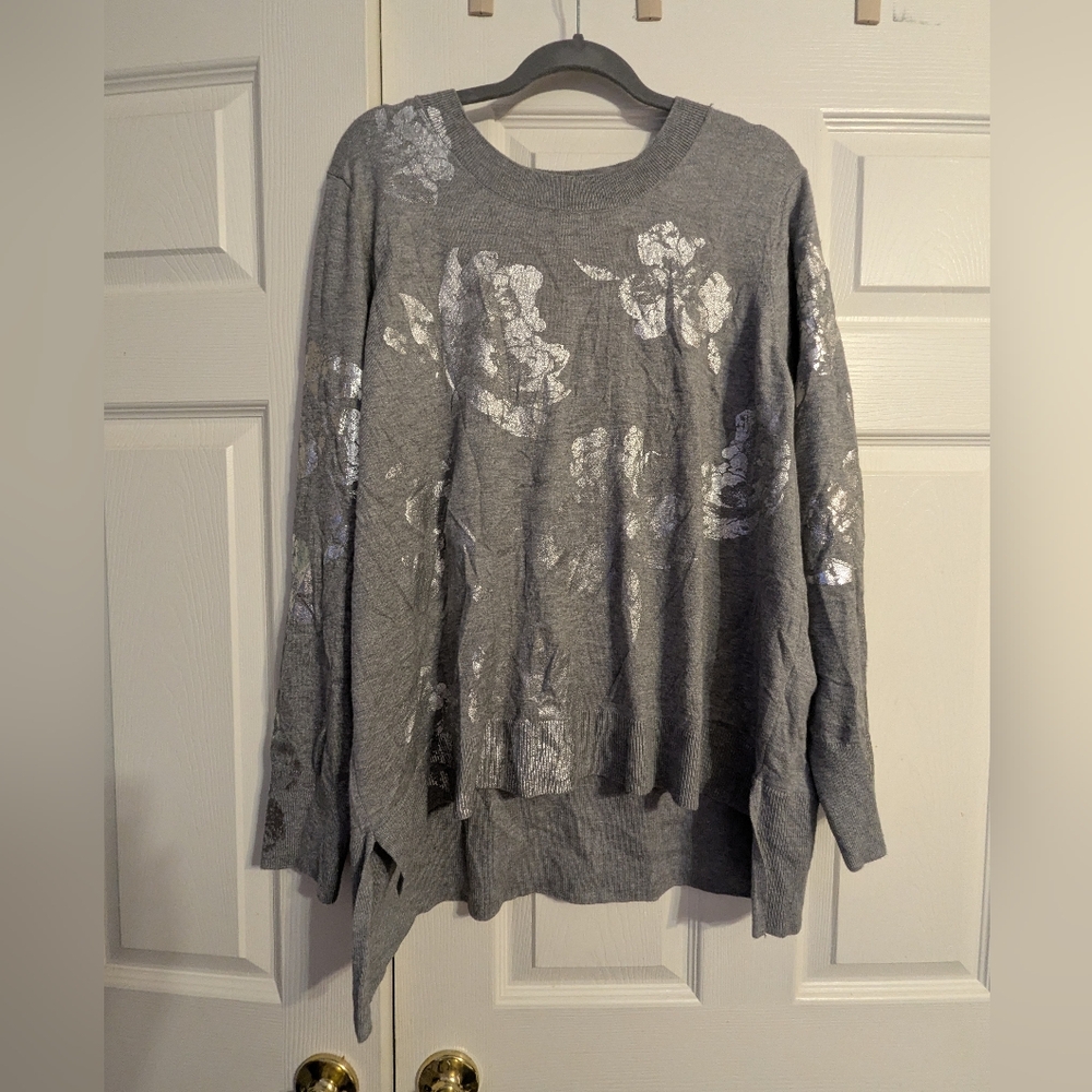 Cupio Gray Sweater with Silver Accents NWT